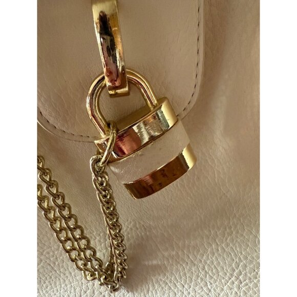 Cream Faux Leather Handbag With Gold Chain & Lock Detail Zipper Pocket Top Handl - Picture 3 of 13